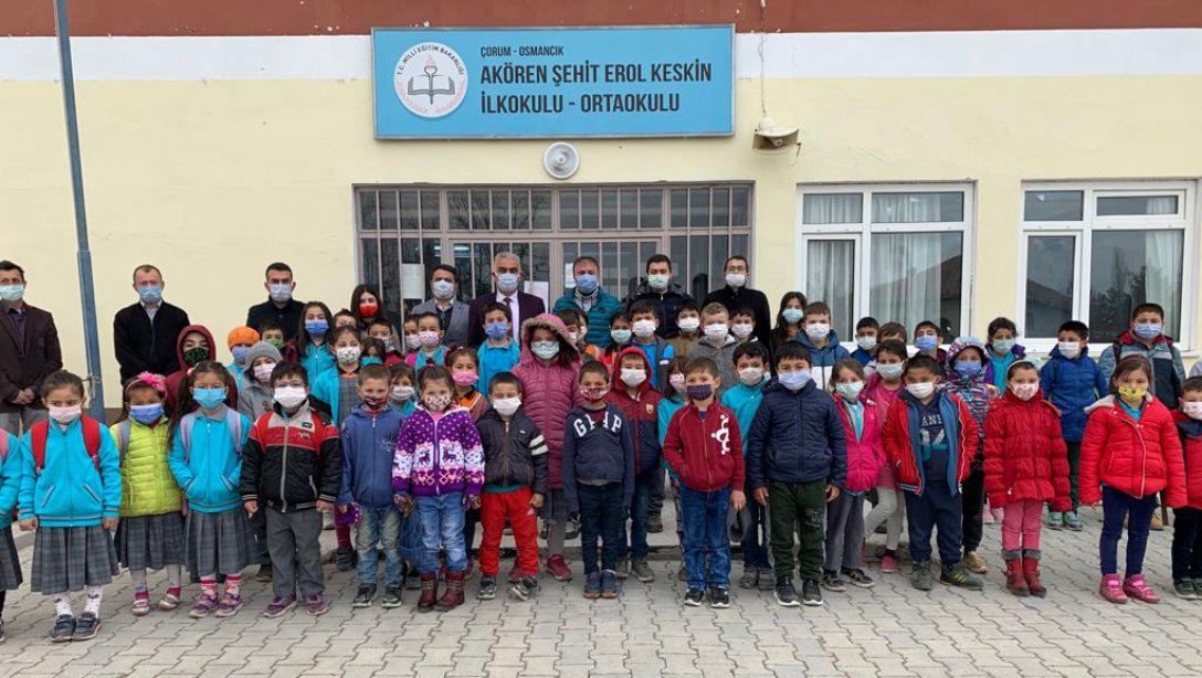 İlçe Milli Eğitim Müdürümüz İdris MAKİNECİ Akören Şehit Erol Keskin İlkokulu/Ortaokulu'nu ziyaret etti.