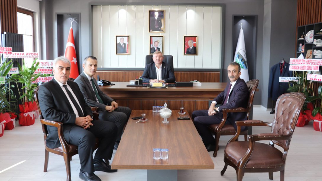 İl Milli Eğitim Müdürümüz Sayın Abdullah KODEK, Belediye Başkanı Ahmet GELGÖR'ü Makamında Ziyaret Etti.